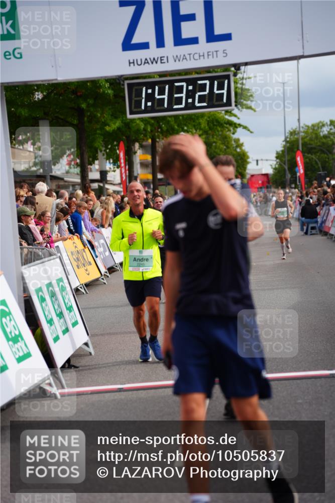 20.09.2026 - PSD Bank Halbmarathon LAZAROV Photography http://msf.ph/oto/10505837 20.09.2026 11:43:23 Ziel 1492, 2245, 2642, 2729, 3285, 4532 meine-sportfotos.de
