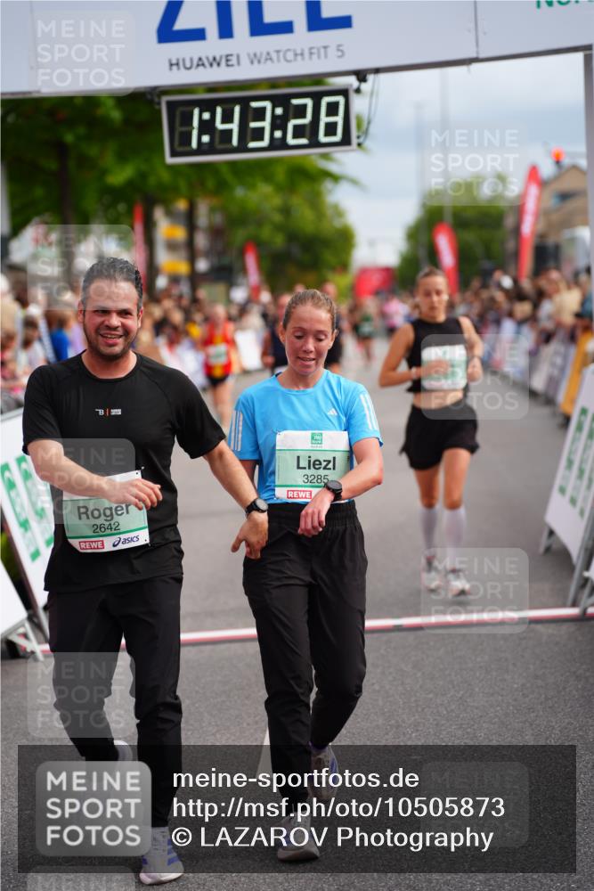 20.09.2026 - PSD Bank Halbmarathon LAZAROV Photography http://msf.ph/oto/10505873 20.09.2026 11:43:28 Ziel 1492, 2068, 2245, 2642, 2729, 3037, 3285, 4501, 4532 meine-sportfotos.de