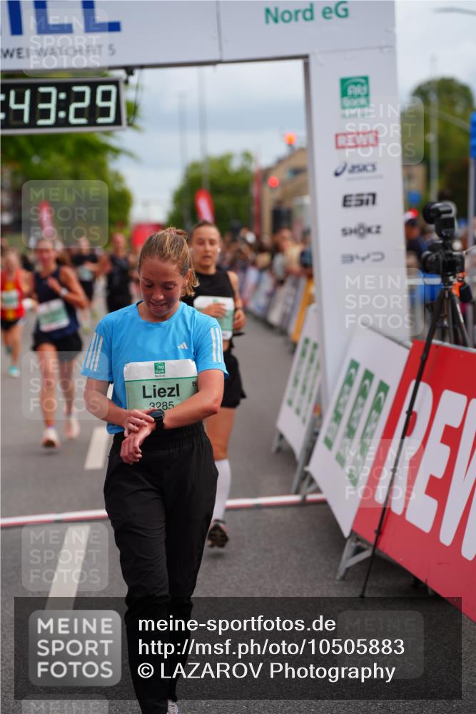 20.09.2026 - PSD Bank Halbmarathon LAZAROV Photography http://msf.ph/oto/10505883 20.09.2026 11:43:29 Ziel 1492, 2068, 2245, 2642, 2729, 3037, 3285, 4501 meine-sportfotos.de