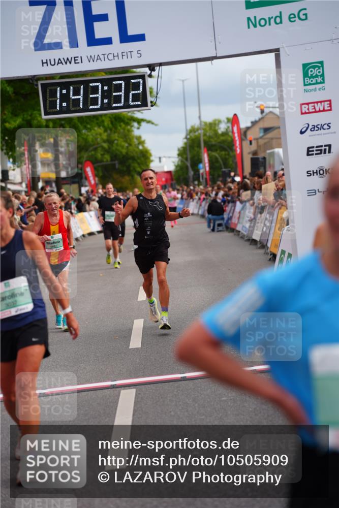 20.09.2026 - PSD Bank Halbmarathon LAZAROV Photography http://msf.ph/oto/10505909 20.09.2026 11:43:31 Ziel 1492, 2068, 2245, 2637, 2642, 2729, 3037, 3285, 4501 meine-sportfotos.de