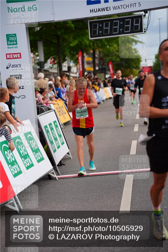 20.09.2026 - PSD Bank Halbmarathon LAZAROV Photography http://msf.ph/oto/10505929 20.09.2026 11:43:33 Ziel 1671, 2068, 2637, 2642, 2729, 3037, 3285, 4351, 4501 meine-sportfotos.de