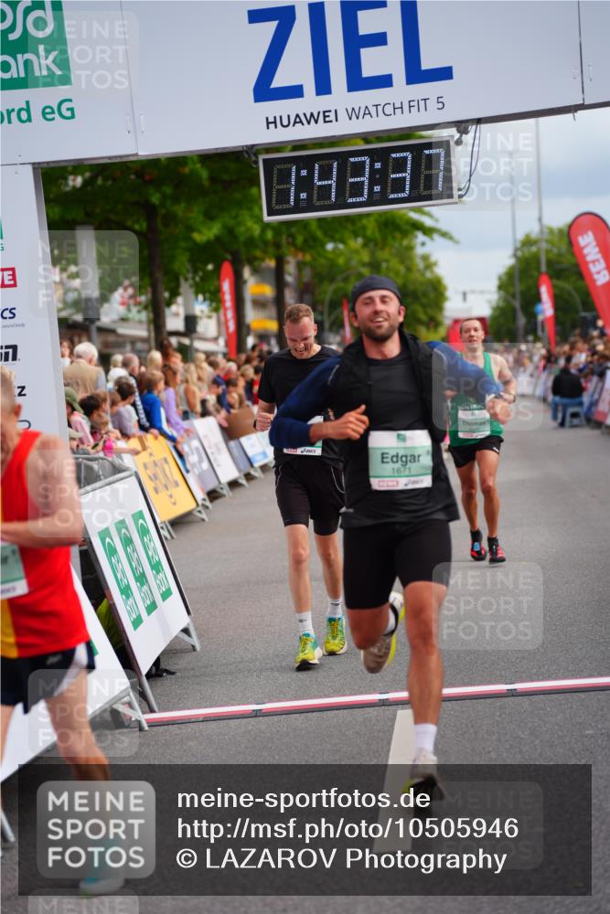 20.09.2026 - PSD Bank Halbmarathon LAZAROV Photography http://msf.ph/oto/10505946 20.09.2026 11:43:37 Ziel 1671, 2637, 3037, 4055, 4351, 4501 meine-sportfotos.de