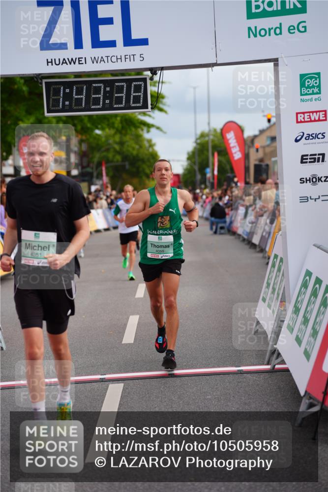 20.09.2026 - PSD Bank Halbmarathon LAZAROV Photography http://msf.ph/oto/10505958 20.09.2026 11:43:38 Ziel 1671, 2637, 3037, 4055, 4307, 4351, 4501 meine-sportfotos.de