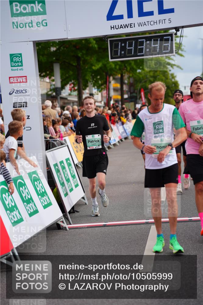 20.09.2026 - PSD Bank Halbmarathon LAZAROV Photography http://msf.ph/oto/10505999 20.09.2026 11:43:43 Ziel 1431, 1671, 2568, 3023, 4055, 4220, 4307, 4351, 4529, 4658 meine-sportfotos.de