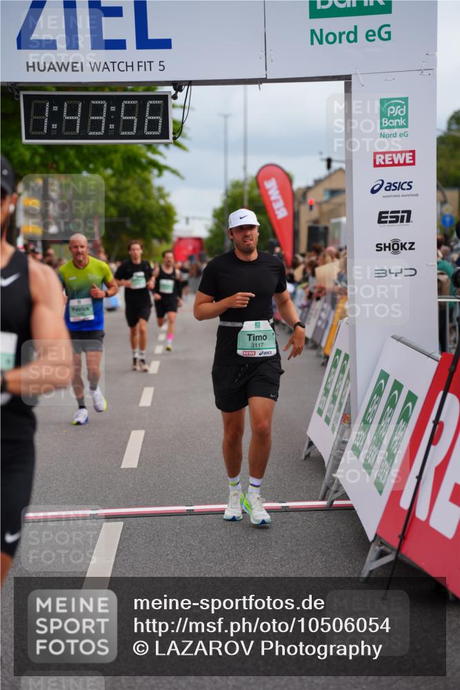 20.09.2026 - PSD Bank Halbmarathon LAZAROV Photography http://msf.ph/oto/10506054 20.09.2026 11:43:56 Ziel 1493, 1553, 2071, 2211, 2946, 3117, 3662, 4787 meine-sportfotos.de