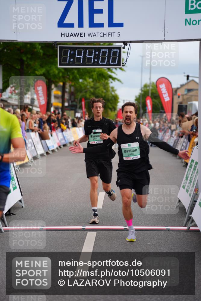 20.09.2026 - PSD Bank Halbmarathon LAZAROV Photography http://msf.ph/oto/10506091 20.09.2026 11:43:59 Ziel 1493, 2071, 2211, 2946, 3117, 3662 meine-sportfotos.de