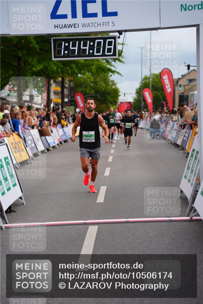 20.09.2026 - PSD Bank Halbmarathon LAZAROV Photography http://msf.ph/oto/10506174 20.09.2026 11:44:08 Ziel 1833, 2071, 3651, 4723 meine-sportfotos.de