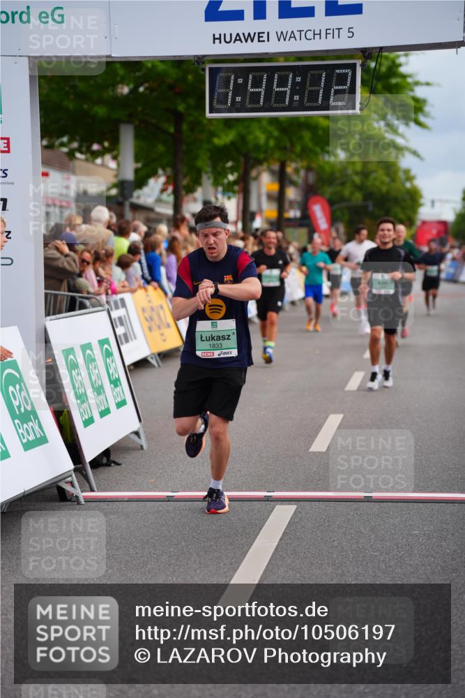 20.09.2026 - PSD Bank Halbmarathon LAZAROV Photography http://msf.ph/oto/10506197 20.09.2026 11:44:11 Ziel 1455, 1833, 2132, 3651, 4723 meine-sportfotos.de