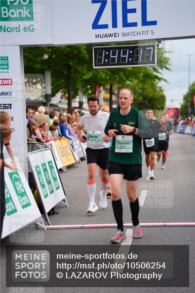 20.09.2026 - PSD Bank Halbmarathon LAZAROV Photography http://msf.ph/oto/10506254 20.09.2026 11:44:17 Ziel 1147, 1455, 1715, 1833, 2132, 2366, 2467, 2512, 2966, 3613, 4607, 4723 meine-sportfotos.de
