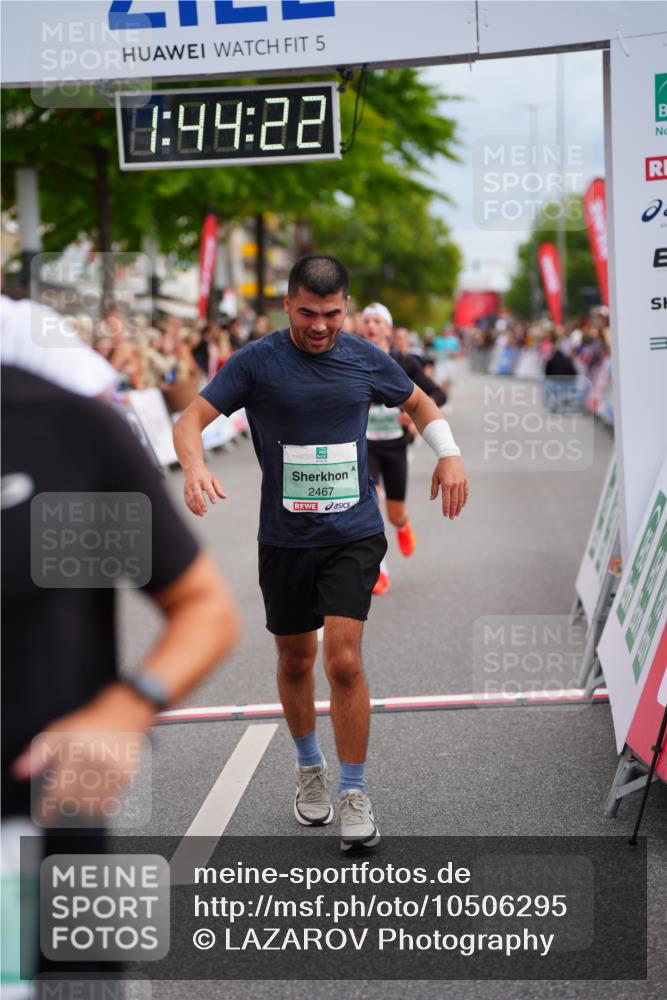 20.09.2026 - PSD Bank Halbmarathon LAZAROV Photography http://msf.ph/oto/10506295 20.09.2026 11:44:22 Ziel 1147, 1455, 1715, 2132, 2366, 2467, 2512, 2966, 3613, 4533, 4607, 4608 meine-sportfotos.de