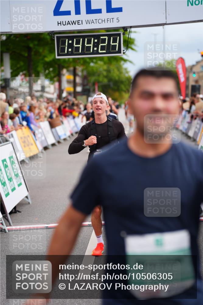20.09.2026 - PSD Bank Halbmarathon LAZAROV Photography http://msf.ph/oto/10506305 20.09.2026 11:44:24 Ziel 1147, 1715, 1753, 2366, 2467, 2512, 2966, 3322, 3613, 4026, 4533, 4607, 4608 meine-sportfotos.de