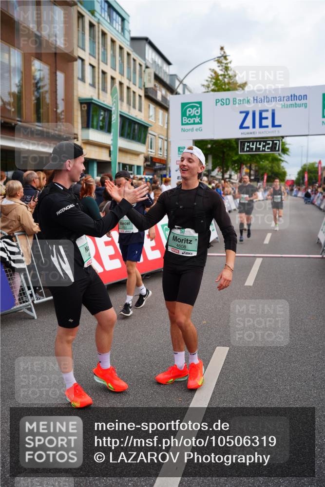 20.09.2026 - PSD Bank Halbmarathon LAZAROV Photography http://msf.ph/oto/10506319 20.09.2026 11:44:26 Ziel 1147, 1753, 2366, 2467, 2512, 2966, 3322, 4026, 4309, 4533, 4607, 4608 meine-sportfotos.de