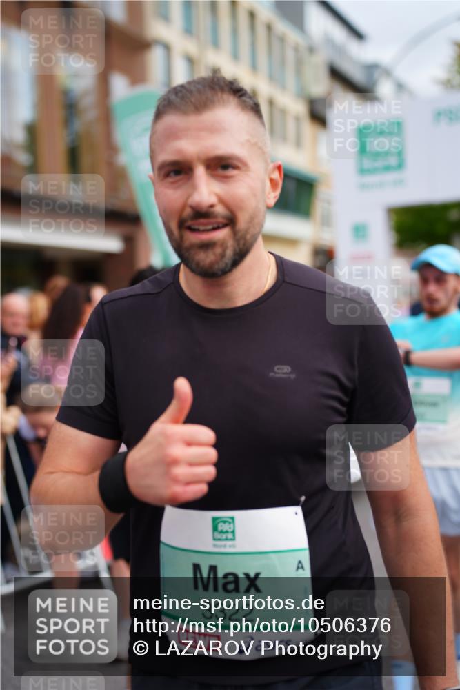 20.09.2026 - PSD Bank Halbmarathon LAZAROV Photography http://msf.ph/oto/10506376 20.09.2026 11:44:34 Ziel 1317, 1730, 1753, 2805, 3322, 4026, 4309 meine-sportfotos.de