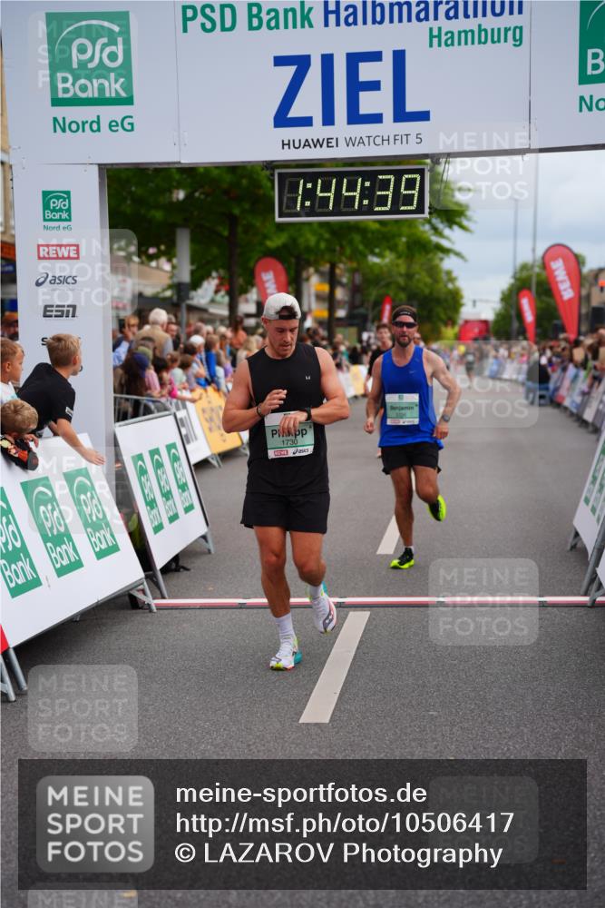 20.09.2026 - PSD Bank Halbmarathon LAZAROV Photography http://msf.ph/oto/10506417 20.09.2026 11:44:39 Ziel 1317, 1730, 2593, 2708, 2805, 3706 meine-sportfotos.de