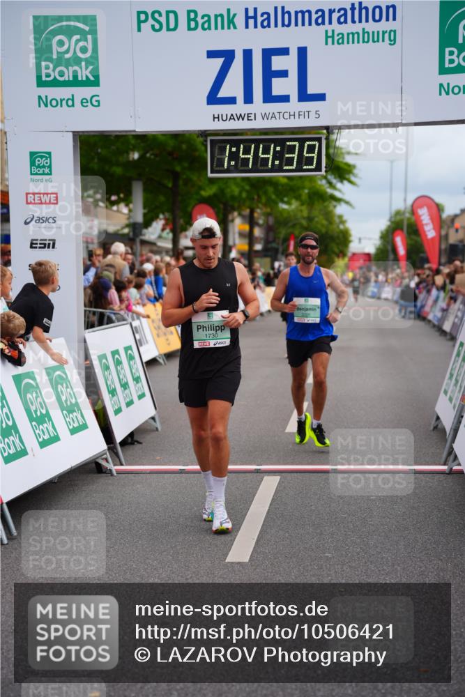 20.09.2026 - PSD Bank Halbmarathon LAZAROV Photography http://msf.ph/oto/10506421 20.09.2026 11:44:39 Ziel 1317, 1730, 2593, 2708, 2805, 3706 meine-sportfotos.de