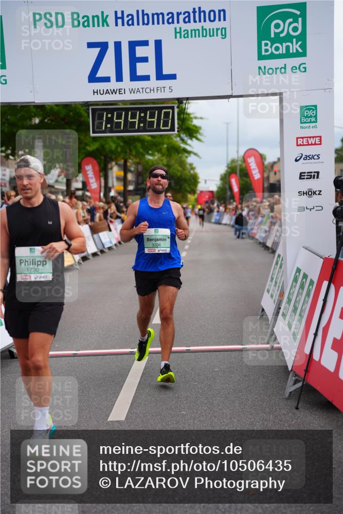 20.09.2026 - PSD Bank Halbmarathon LAZAROV Photography http://msf.ph/oto/10506435 20.09.2026 11:44:40 Ziel 1317, 1730, 2593, 2708, 3706 meine-sportfotos.de