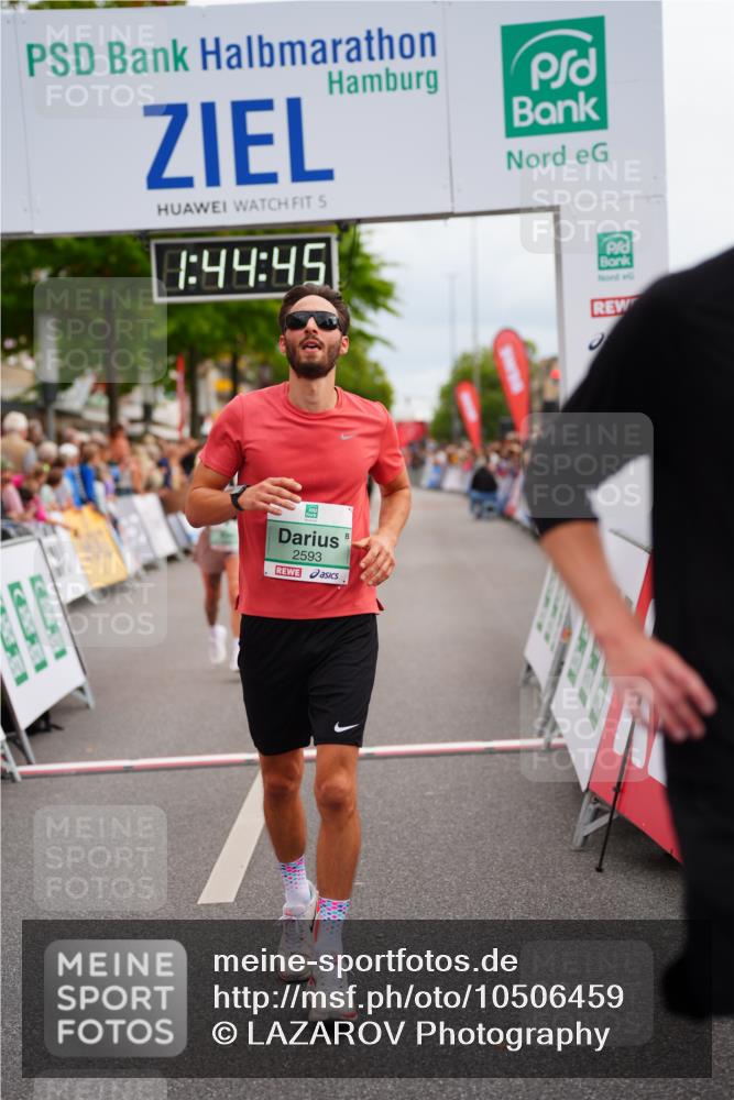 20.09.2026 - PSD Bank Halbmarathon LAZAROV Photography http://msf.ph/oto/10506459 20.09.2026 11:44:44 Ziel 1730, 2593, 2708, 3506, 3706 meine-sportfotos.de