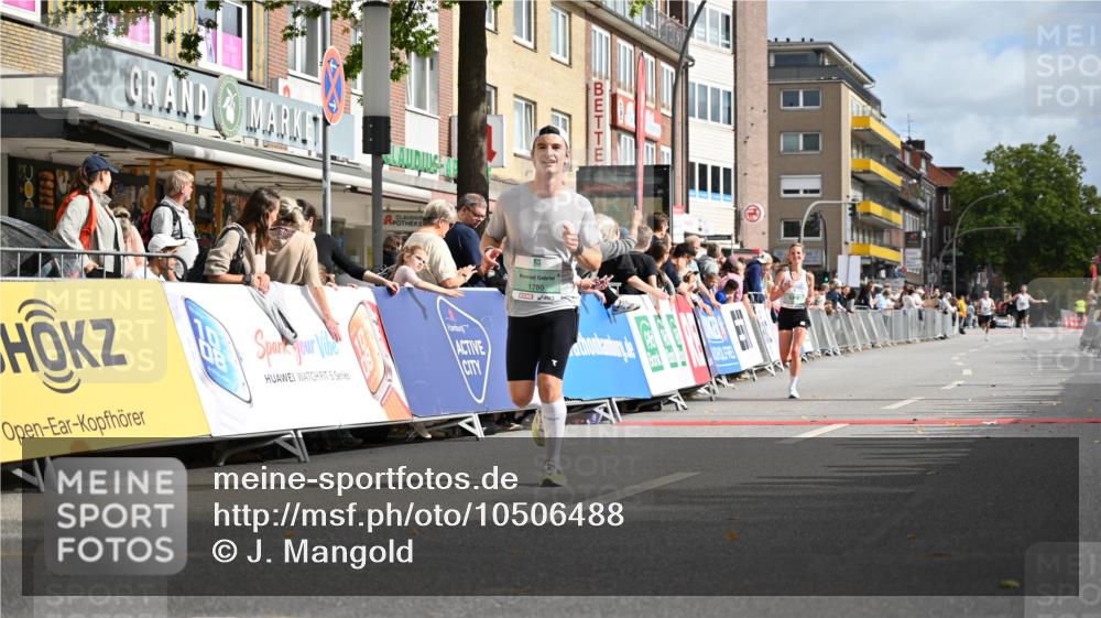20.09.2026 - PSD Bank Halbmarathon J. Mangold http://msf.ph/oto/10506488 20.09.2026 11:24:43 Ziel 1780, 1801, 2365 meine-sportfotos.de