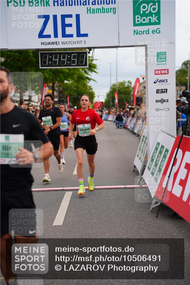 20.09.2026 - PSD Bank Halbmarathon LAZAROV Photography http://msf.ph/oto/10506491 20.09.2026 11:44:51 Ziel 1081, 1083, 1771, 2558, 2593, 3319, 3506 meine-sportfotos.de