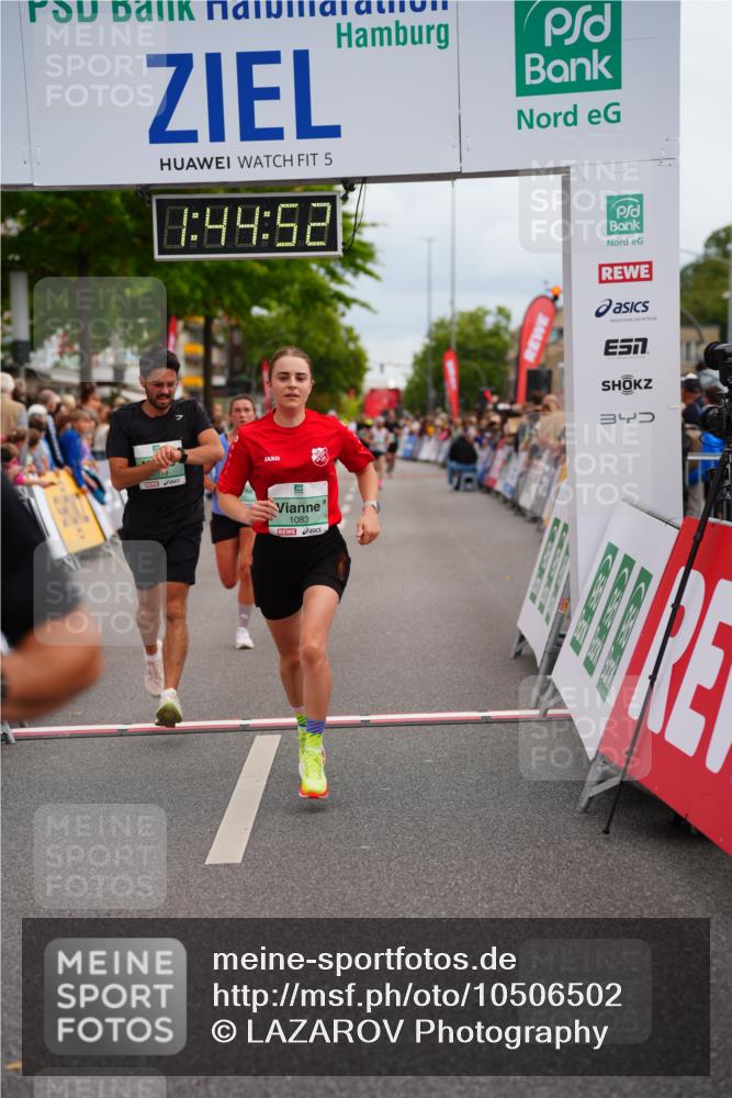 20.09.2026 - PSD Bank Halbmarathon LAZAROV Photography http://msf.ph/oto/10506502 20.09.2026 11:44:51 Ziel 1081, 1083, 1771, 2558, 2593, 3319, 3506 meine-sportfotos.de
