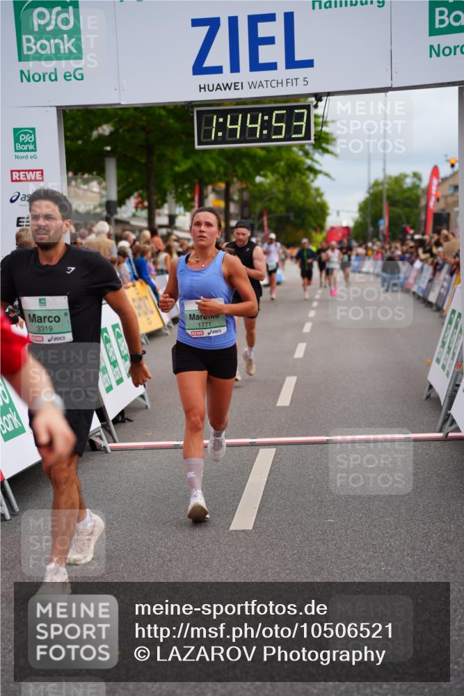 20.09.2026 - PSD Bank Halbmarathon LAZAROV Photography http://msf.ph/oto/10506521 20.09.2026 11:44:53 Ziel 1081, 1083, 1771, 2558, 3319, 3506 meine-sportfotos.de