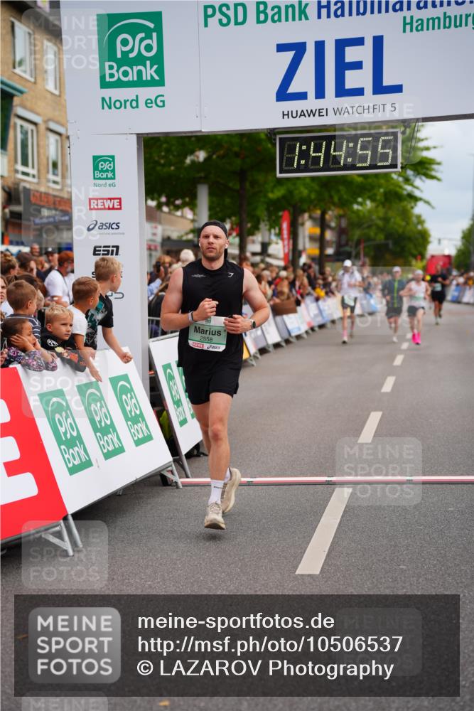 20.09.2026 - PSD Bank Halbmarathon LAZAROV Photography http://msf.ph/oto/10506537 20.09.2026 11:44:55 Ziel 1081, 1083, 1547, 1771, 2558, 3319 meine-sportfotos.de