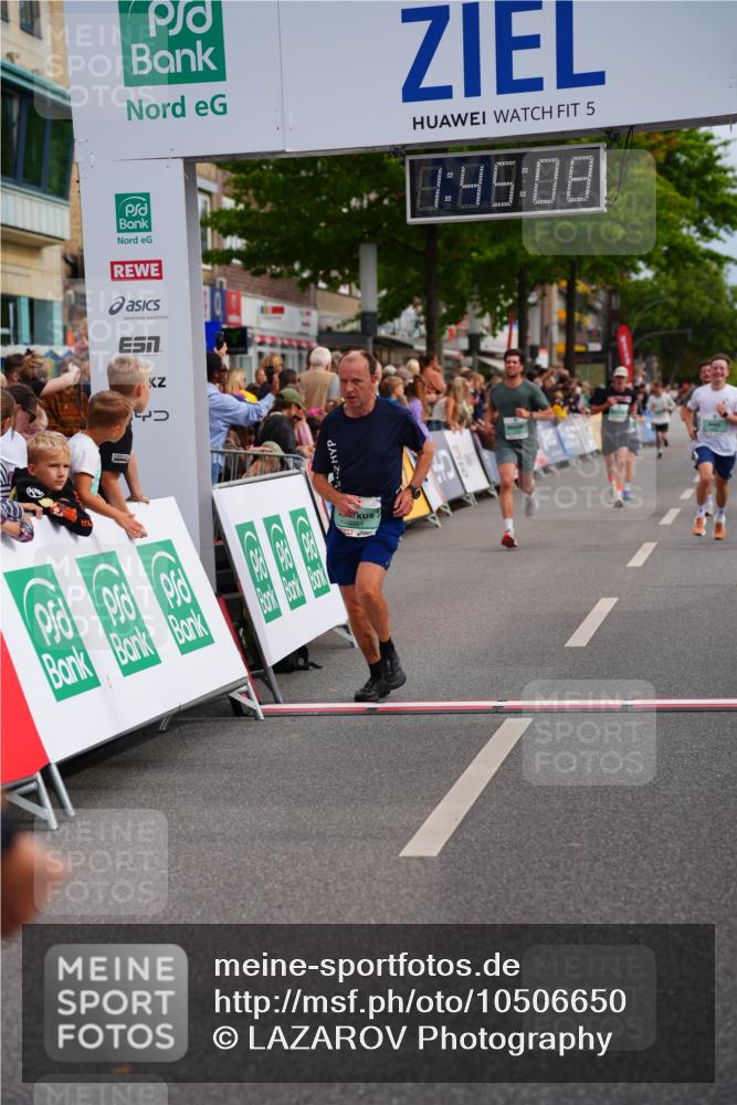 20.09.2026 - PSD Bank Halbmarathon LAZAROV Photography http://msf.ph/oto/10506650 20.09.2026 11:45:07 Ziel 1159, 1430, 1547, 2677, 3861, 4365, 4366 meine-sportfotos.de