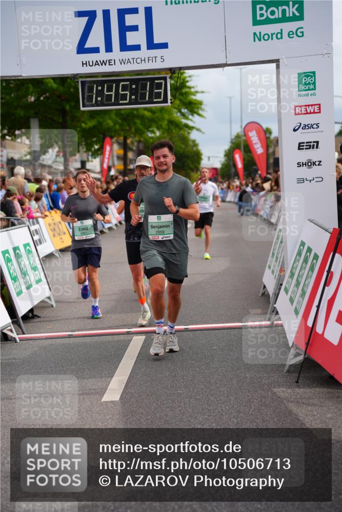 20.09.2026 - PSD Bank Halbmarathon LAZAROV Photography http://msf.ph/oto/10506713 20.09.2026 11:45:12 Ziel 1159, 1430, 2300, 2928, 2959, 3861, 3913, 3981 meine-sportfotos.de