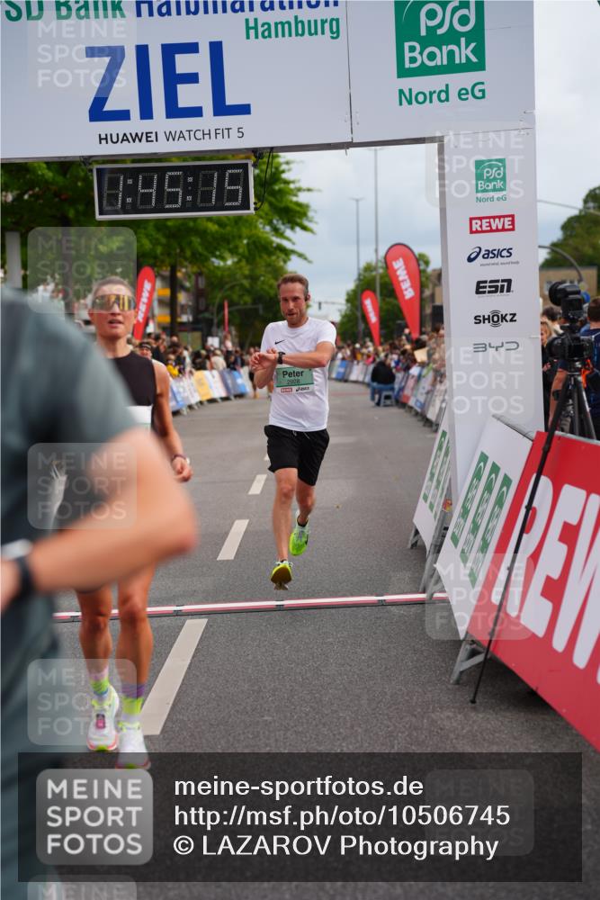 20.09.2026 - PSD Bank Halbmarathon LAZAROV Photography http://msf.ph/oto/10506745 20.09.2026 11:45:14 Ziel 1159, 1374, 1430, 2300, 2928, 2959, 3861, 3913, 3981 meine-sportfotos.de