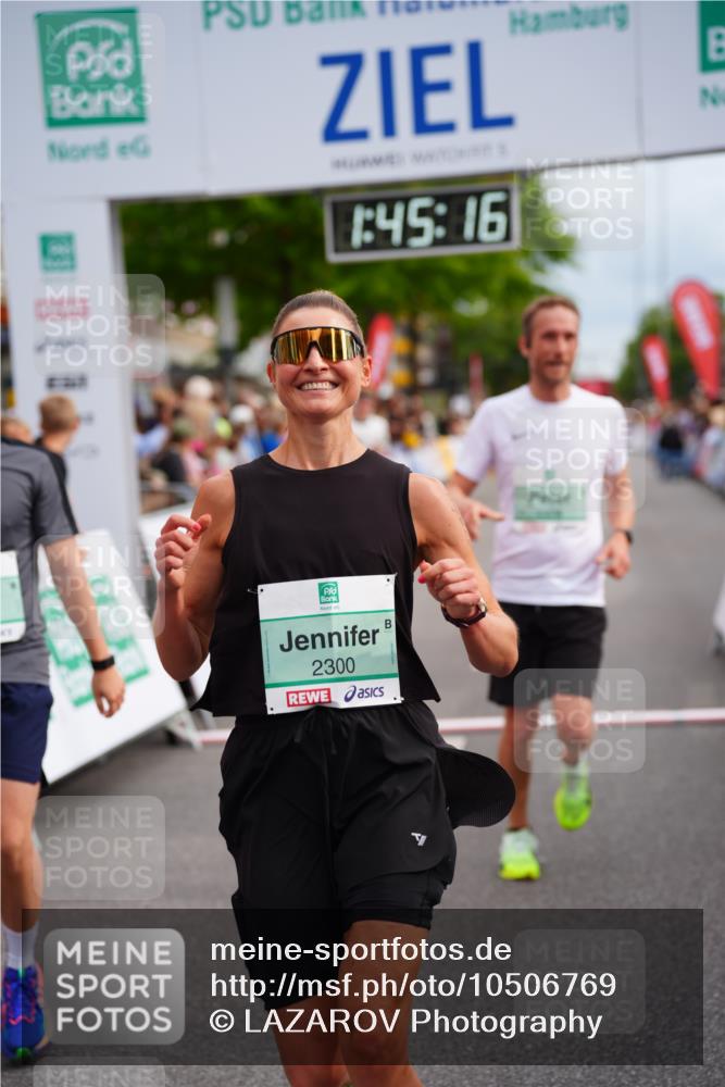 20.09.2026 - PSD Bank Halbmarathon LAZAROV Photography http://msf.ph/oto/10506769 20.09.2026 11:45:15 Ziel 1159, 1374, 1430, 2300, 2928, 2959, 3861, 3913, 3981 meine-sportfotos.de