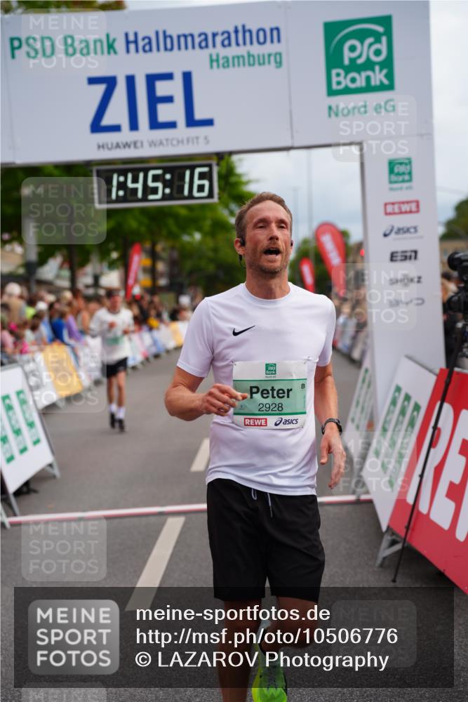 20.09.2026 - PSD Bank Halbmarathon LAZAROV Photography http://msf.ph/oto/10506776 20.09.2026 11:45:16 Ziel 1159, 1374, 1430, 2300, 2928, 2959, 3913, 3981 meine-sportfotos.de