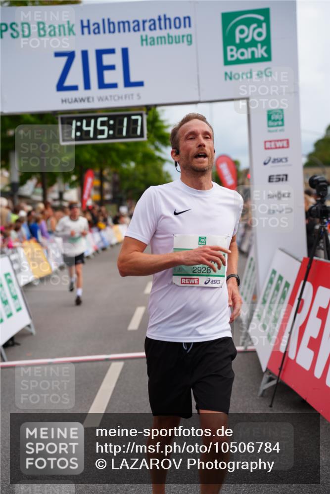 20.09.2026 - PSD Bank Halbmarathon LAZAROV Photography http://msf.ph/oto/10506784 20.09.2026 11:45:16 Ziel 1159, 1374, 1430, 2300, 2928, 2959, 3913, 3981 meine-sportfotos.de