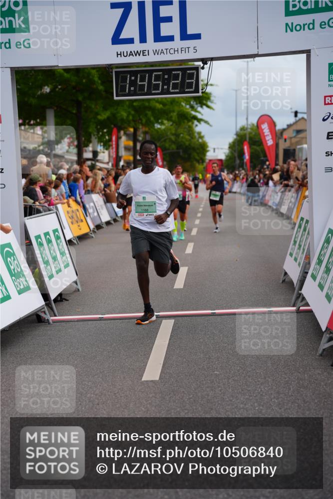 20.09.2026 - PSD Bank Halbmarathon LAZAROV Photography http://msf.ph/oto/10506840 20.09.2026 11:45:22 Ziel 1168, 1374, 2928, 3865, 4744, 4745 meine-sportfotos.de