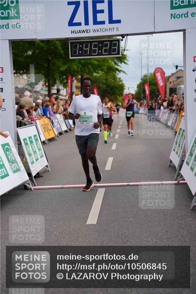 20.09.2026 - PSD Bank Halbmarathon LAZAROV Photography http://msf.ph/oto/10506845 20.09.2026 11:45:22 Ziel 1168, 1374, 2928, 3865, 4744, 4745 meine-sportfotos.de