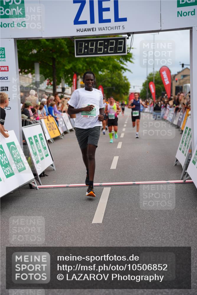 20.09.2026 - PSD Bank Halbmarathon LAZAROV Photography http://msf.ph/oto/10506852 20.09.2026 11:45:23 Ziel 1168, 1374, 2928, 3496, 3865, 3955, 4744, 4745 meine-sportfotos.de