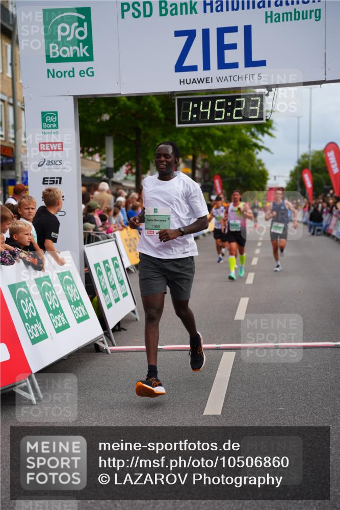 20.09.2026 - PSD Bank Halbmarathon LAZAROV Photography http://msf.ph/oto/10506860 20.09.2026 11:45:23 Ziel 1168, 1374, 2928, 3496, 3865, 3955, 4744, 4745 meine-sportfotos.de