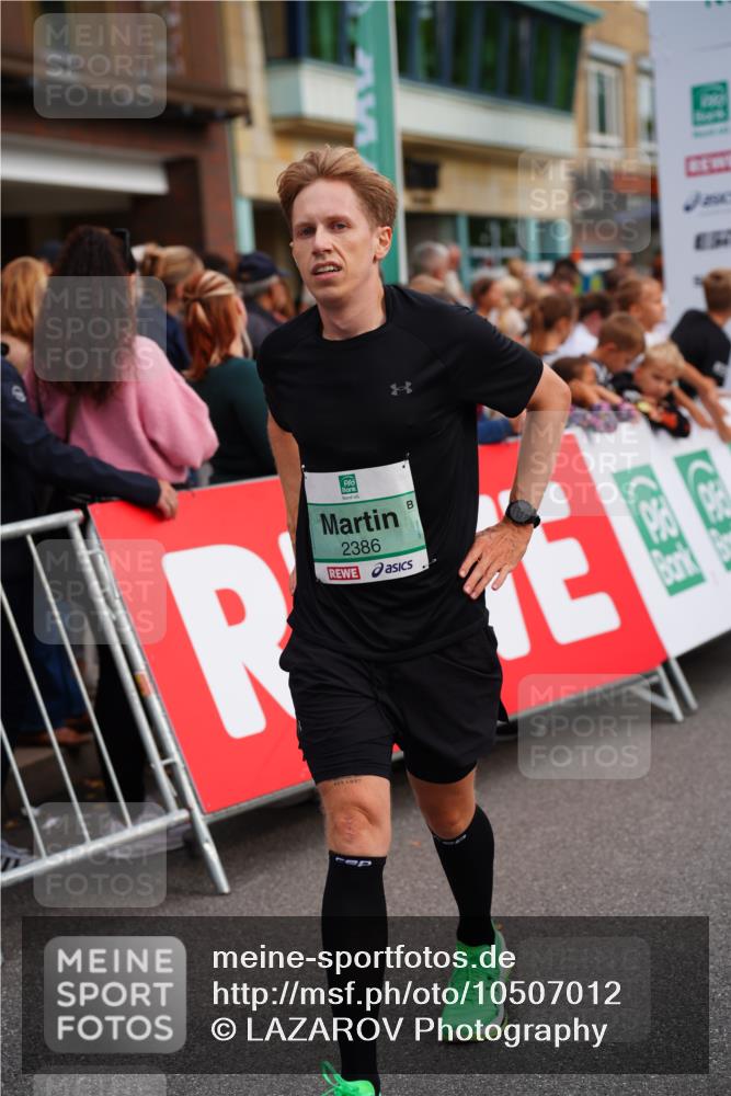 20.09.2026 - PSD Bank Halbmarathon LAZAROV Photography http://msf.ph/oto/10507012 20.09.2026 11:45:33 Ziel 1972, 2386, 3496, 3865, 3955, 4534, 4744, 4745 meine-sportfotos.de