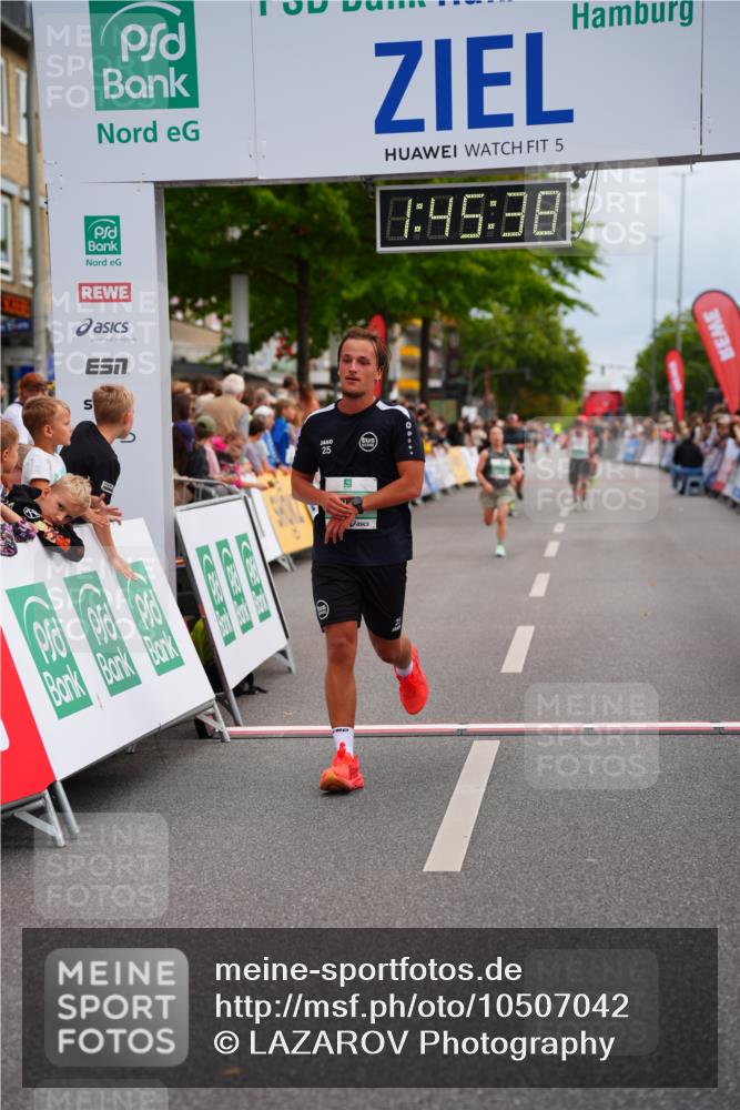 20.09.2026 - PSD Bank Halbmarathon LAZAROV Photography http://msf.ph/oto/10507042 20.09.2026 11:45:37 Ziel 2386, 2694, 4534 meine-sportfotos.de