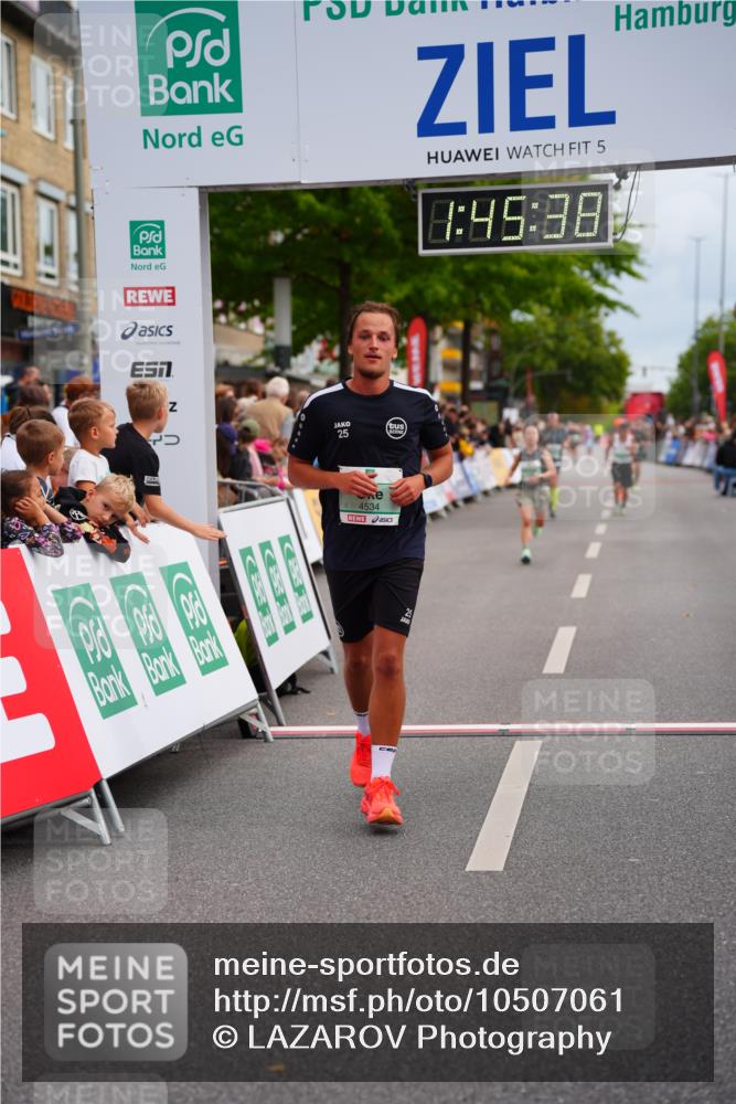 20.09.2026 - PSD Bank Halbmarathon LAZAROV Photography http://msf.ph/oto/10507061 20.09.2026 11:45:38 Ziel 2694, 4534 meine-sportfotos.de