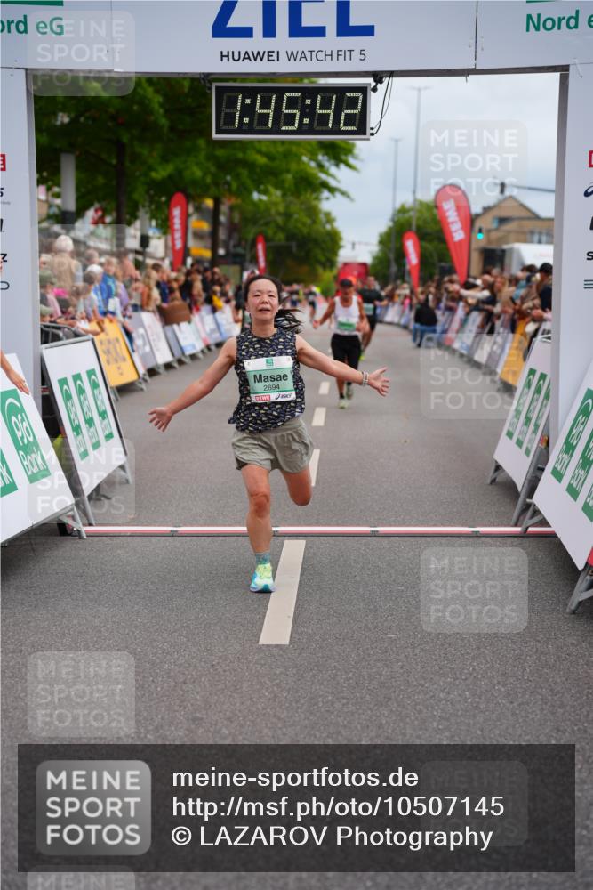 20.09.2026 - PSD Bank Halbmarathon LAZAROV Photography http://msf.ph/oto/10507145 20.09.2026 11:45:41 Ziel 2694, 3755, 4534, 4625 meine-sportfotos.de