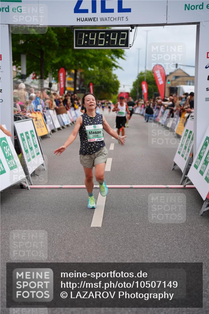 20.09.2026 - PSD Bank Halbmarathon LAZAROV Photography http://msf.ph/oto/10507149 20.09.2026 11:45:42 Ziel 2694, 3755, 4534, 4625 meine-sportfotos.de