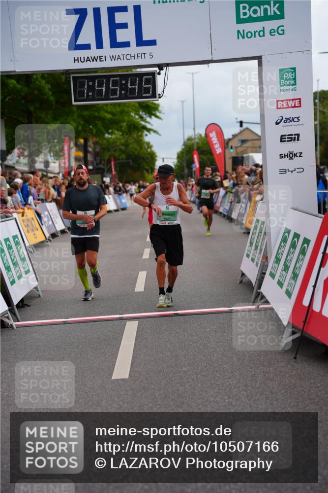 20.09.2026 - PSD Bank Halbmarathon LAZAROV Photography http://msf.ph/oto/10507166 20.09.2026 11:45:44 Ziel 2694, 3755, 4254, 4534, 4625 meine-sportfotos.de