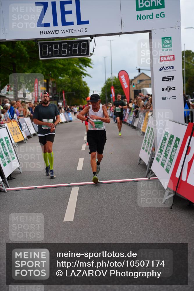 20.09.2026 - PSD Bank Halbmarathon LAZAROV Photography http://msf.ph/oto/10507174 20.09.2026 11:45:44 Ziel 2694, 3755, 4254, 4534, 4625 meine-sportfotos.de