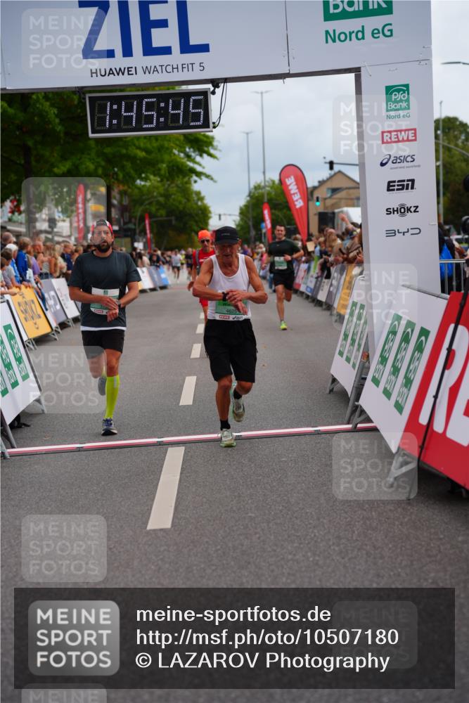 20.09.2026 - PSD Bank Halbmarathon LAZAROV Photography http://msf.ph/oto/10507180 20.09.2026 11:45:44 Ziel 2694, 3755, 4254, 4534, 4625 meine-sportfotos.de