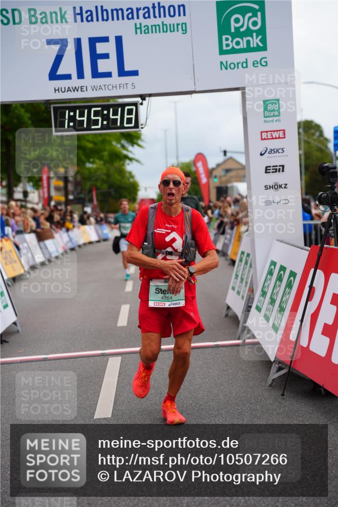 20.09.2026 - PSD Bank Halbmarathon LAZAROV Photography http://msf.ph/oto/10507266 20.09.2026 11:45:48 Ziel 2694, 2868, 3270, 3755, 4254, 4625 meine-sportfotos.de