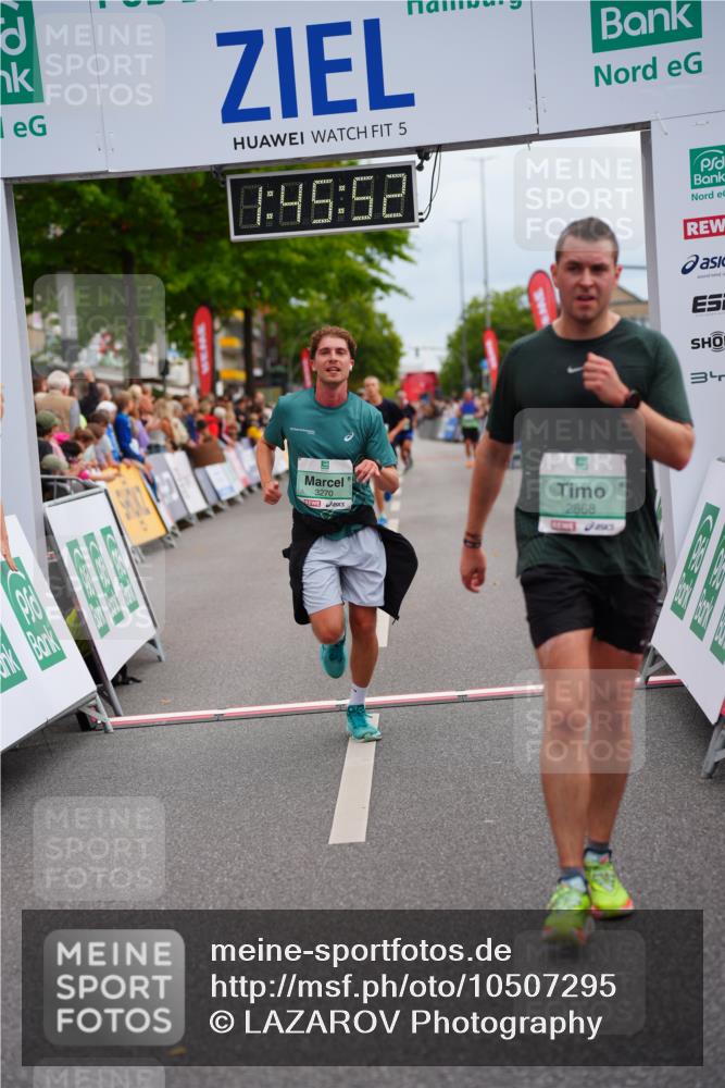 20.09.2026 - PSD Bank Halbmarathon LAZAROV Photography http://msf.ph/oto/10507295 20.09.2026 11:45:51 Ziel 2868, 3270, 3755, 4254, 4625 meine-sportfotos.de