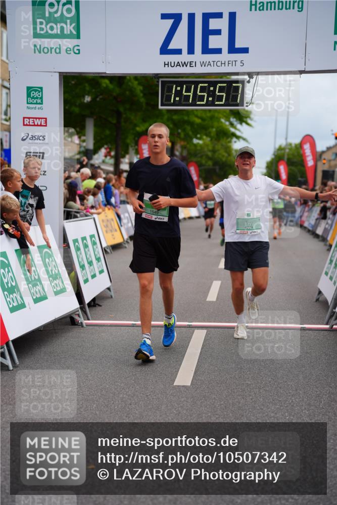 20.09.2026 - PSD Bank Halbmarathon LAZAROV Photography http://msf.ph/oto/10507342 20.09.2026 11:45:56 Ziel 1549, 2868, 3270, 4425, 4774 meine-sportfotos.de