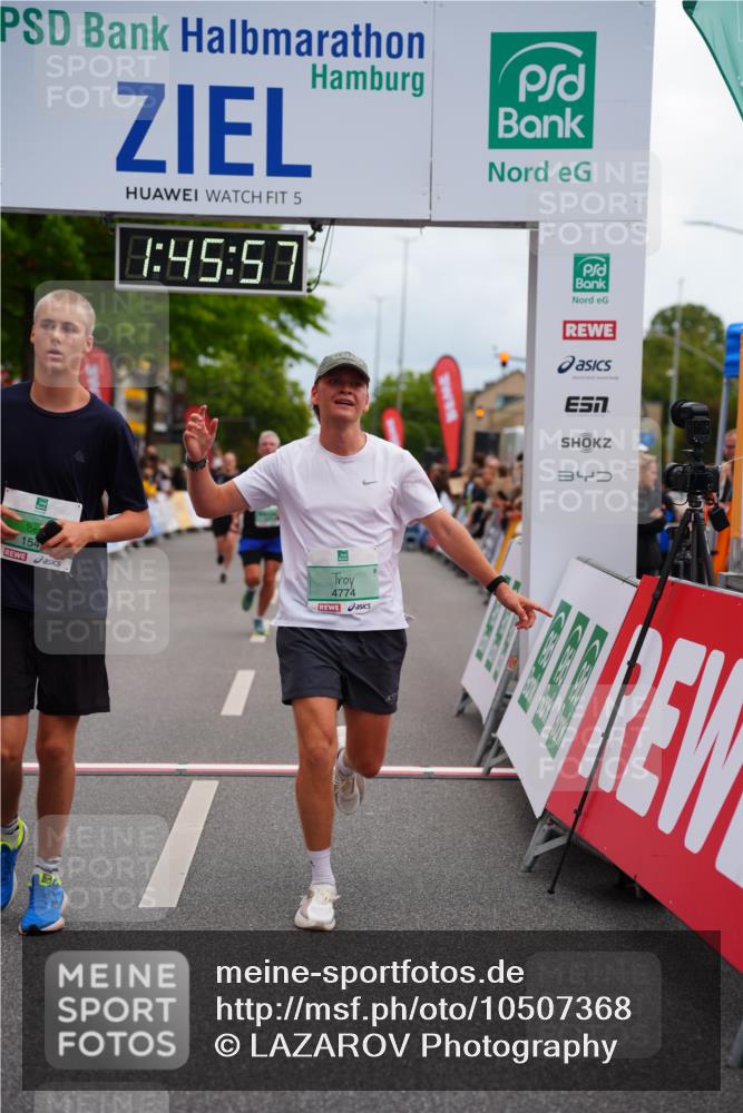 20.09.2026 - PSD Bank Halbmarathon LAZAROV Photography http://msf.ph/oto/10507368 20.09.2026 11:45:57 Ziel 1549, 2868, 3076, 3270, 4425, 4774 meine-sportfotos.de