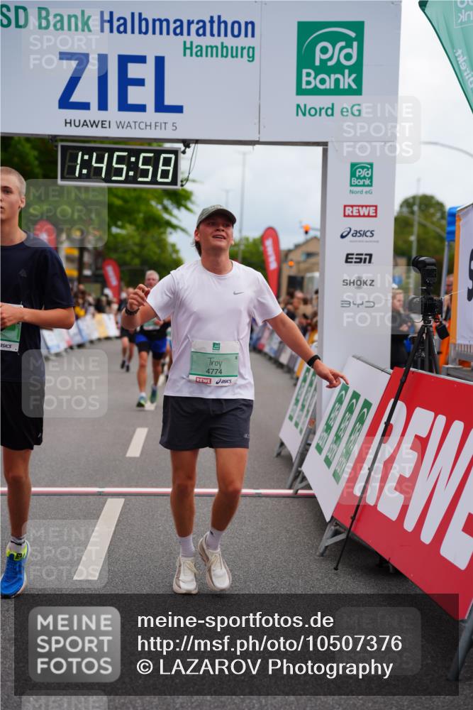 20.09.2026 - PSD Bank Halbmarathon LAZAROV Photography http://msf.ph/oto/10507376 20.09.2026 11:45:57 Ziel 1549, 2868, 3076, 3270, 4425, 4774 meine-sportfotos.de