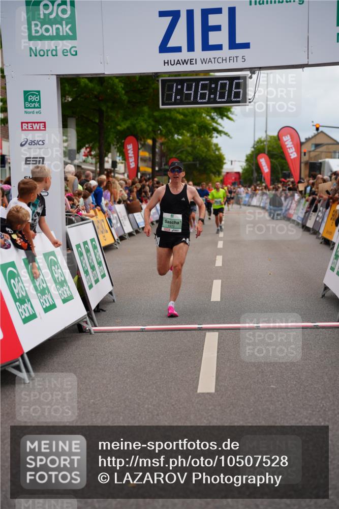 20.09.2026 - PSD Bank Halbmarathon LAZAROV Photography http://msf.ph/oto/10507528 20.09.2026 11:46:06 Ziel 2124, 3076, 4048, 4425, 4472 meine-sportfotos.de